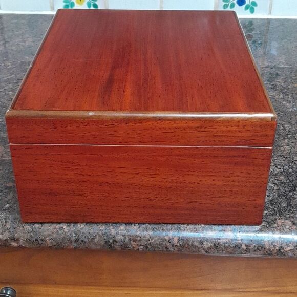 Walnut Cigar Holder...EUC  - Picture 5 of 6